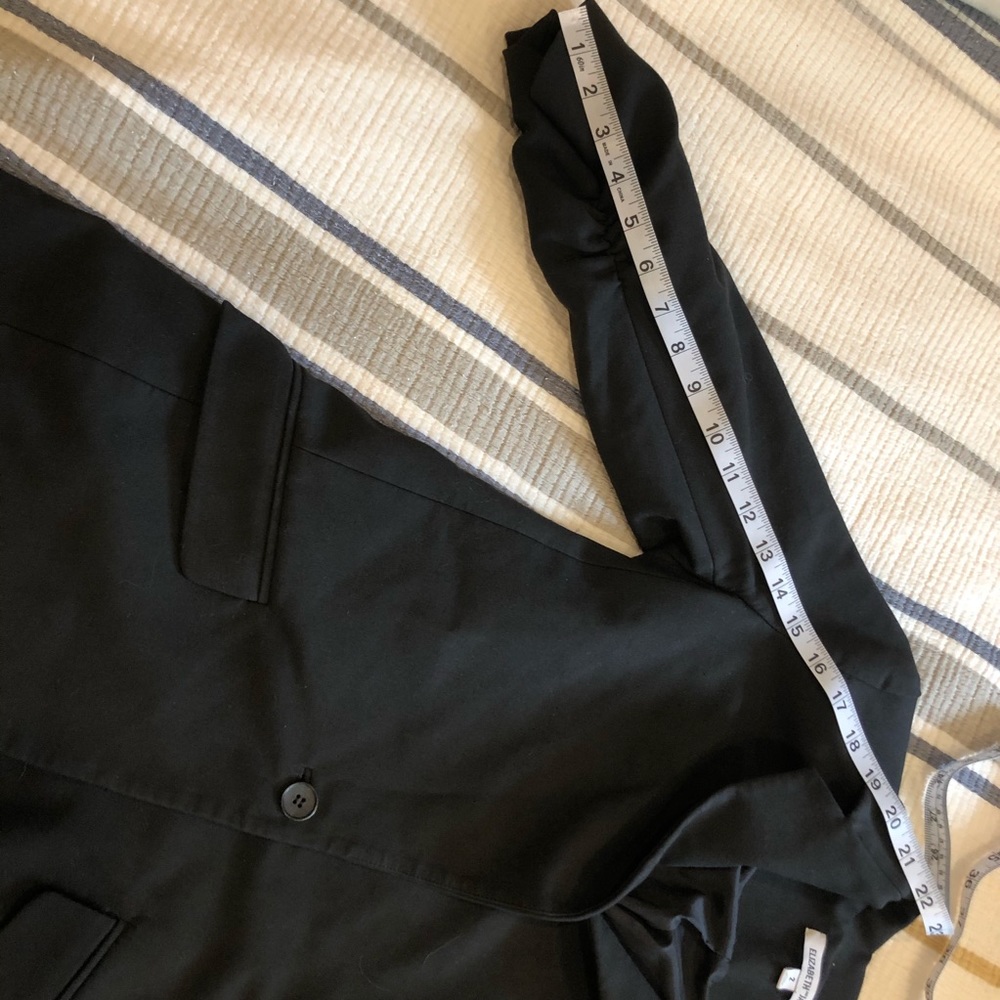 Elizabeth & James Black Blazer w/ Ruched Sleeves - Picture 14 of 14